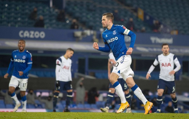 的激烈竞争 的激烈竞争