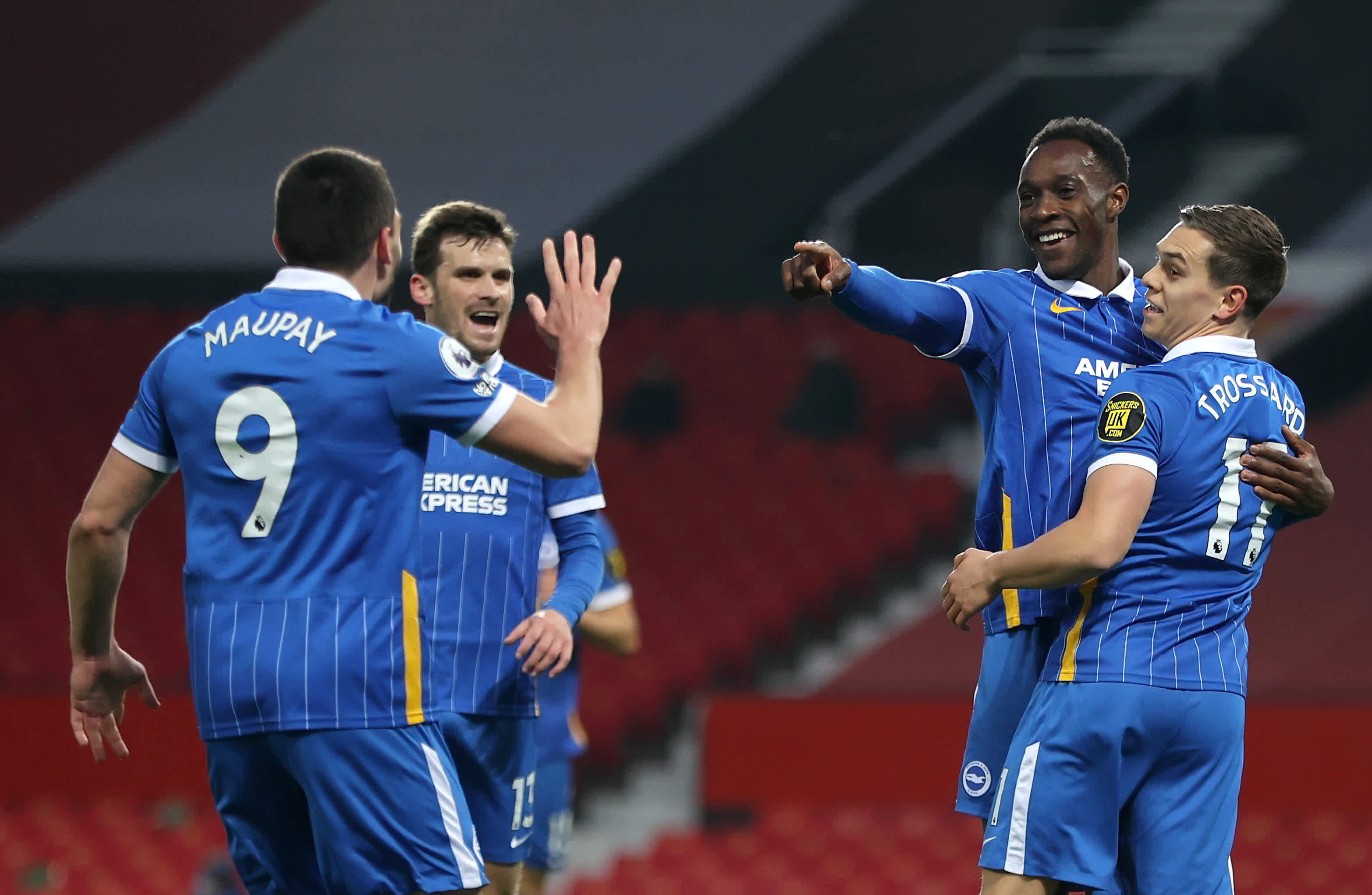 突发新闻：巴塞罗那俱乐部修改后的许可证已获市议会批准.